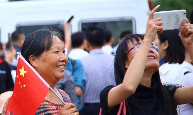 水深火热”而中国的幸福指数却高居全球之首开元棋牌app众多发达国家民众正身陷“(图2)