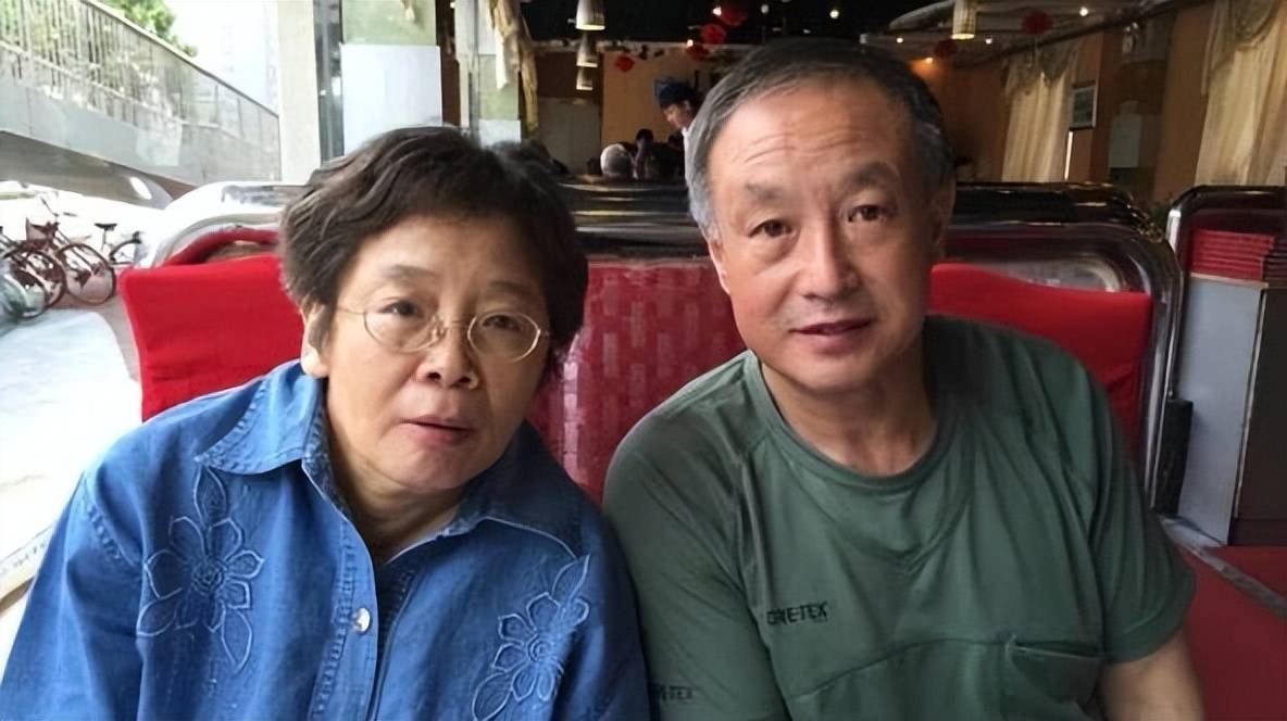 失去双脚却因祸得福感动了一个女孩开元棋牌1975年夏伯渝为救队友(图6)